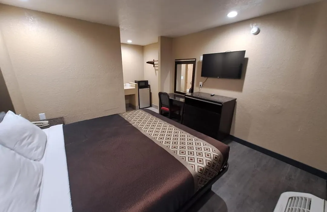 American Inn I10 Rialto And Colton-1