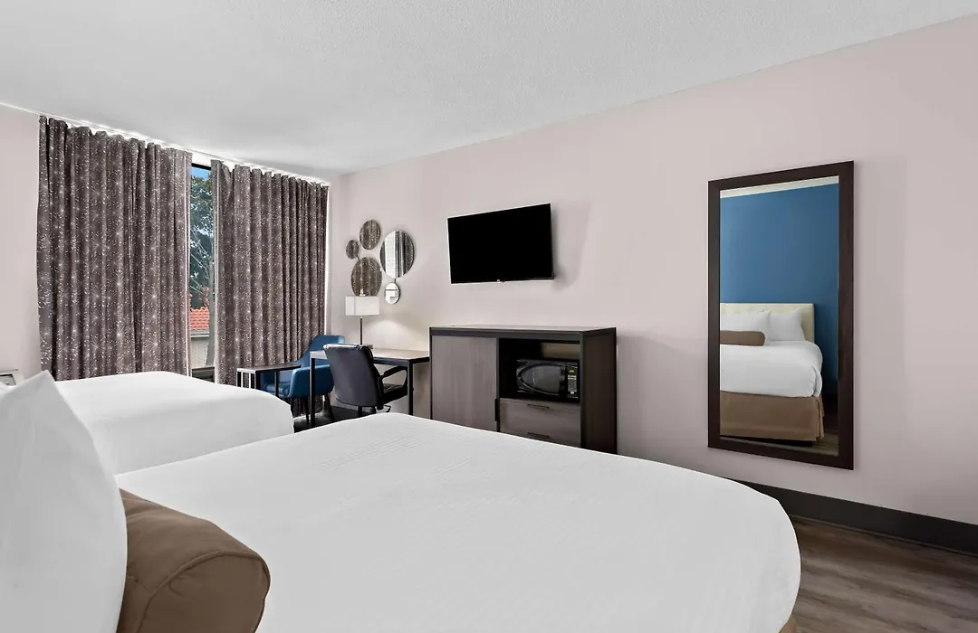 Surestay Plus By Best Western Windsor-1