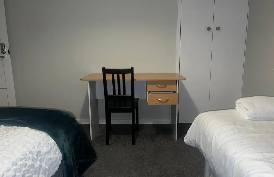 The Coral Guest House Southampton, Family Rooms, Suitable For Contractors-1