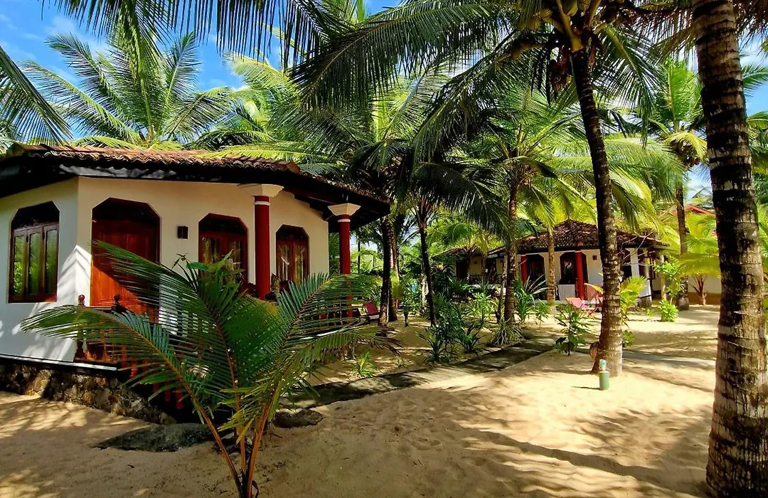 Patini Bungalows - Beach Garden-1