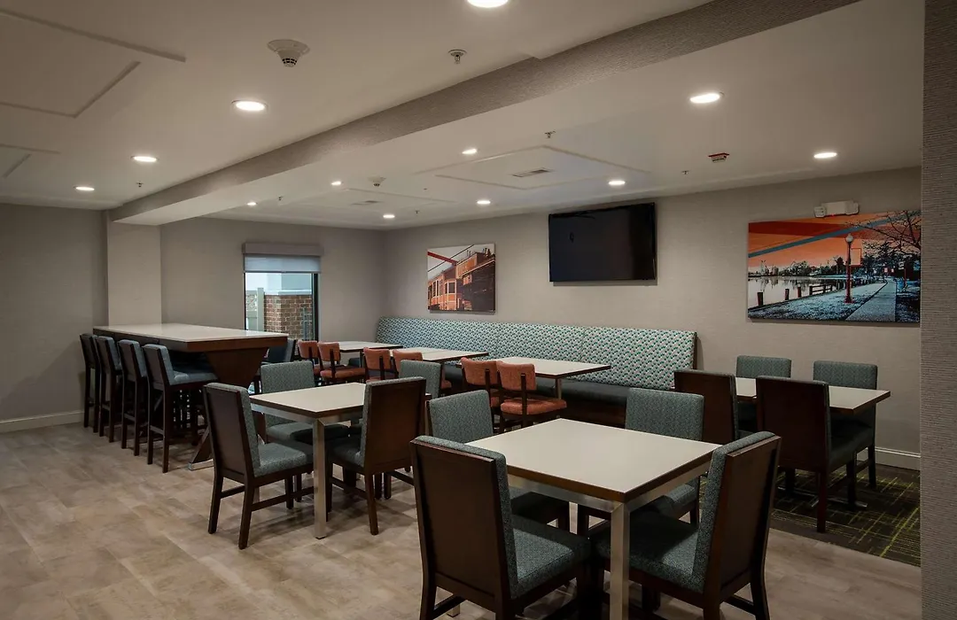 Hampton Inn Seaford-1