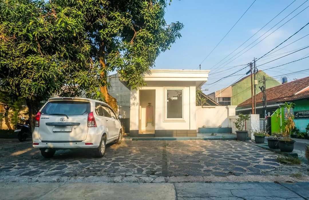 Urbanview Omah Pari Boutique Hotel-1