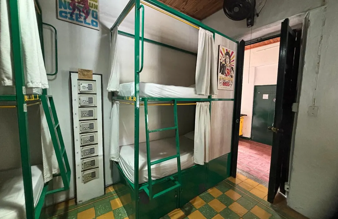 Viajero Hostel Cali & Salsa School-1