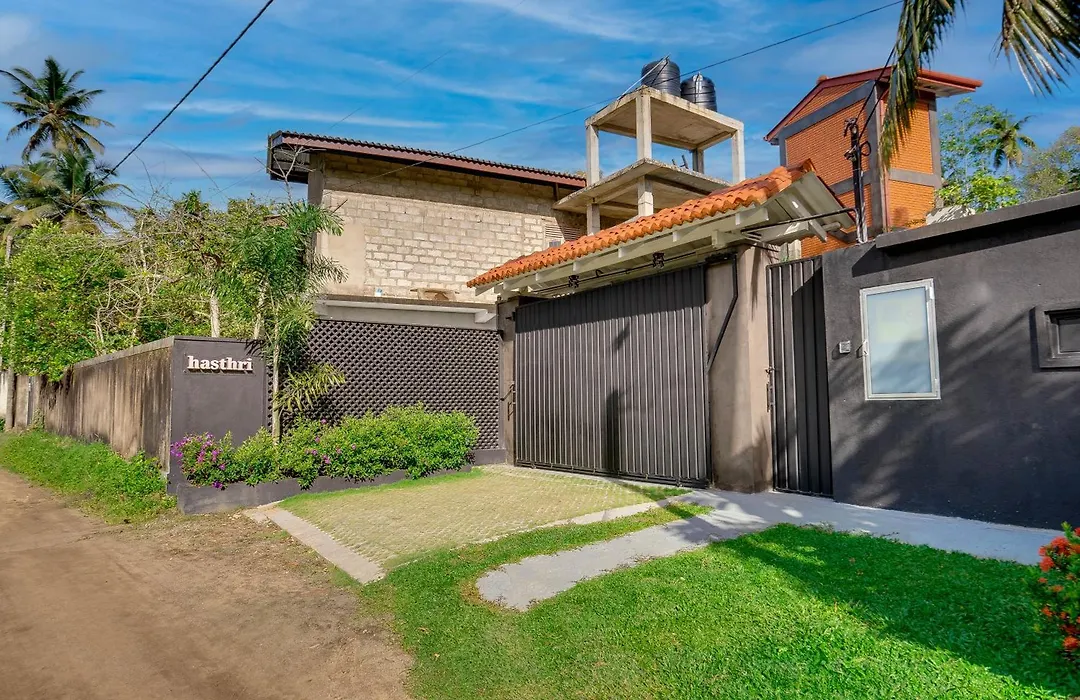 Hasthri Boutique Red Chalet In Ahangama With Pool Near Beach-1