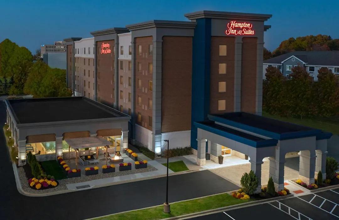 Hampton Inn & Suites Cleveland-Beachwood-1