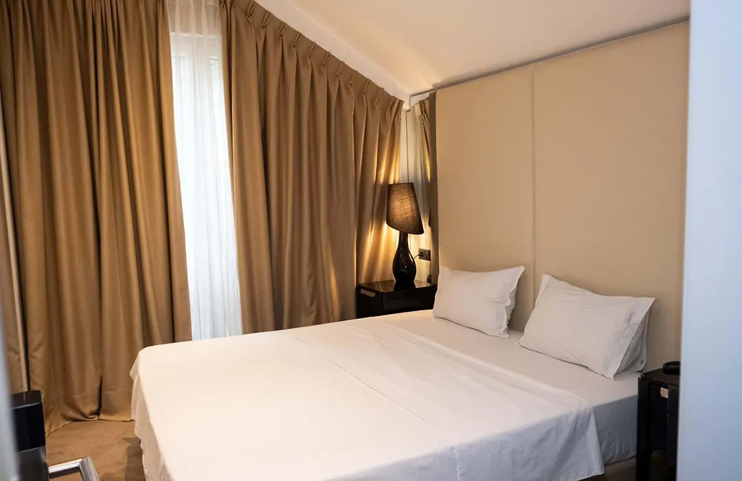 Senator Hotel-1