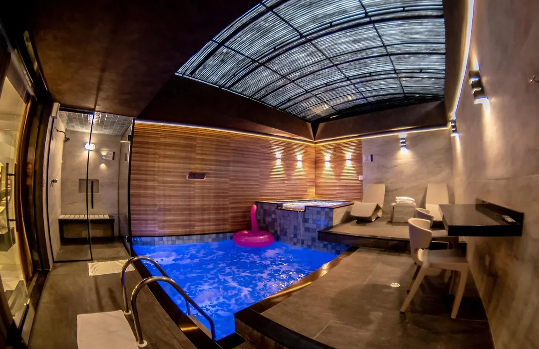 Opium Motel (Adults Only)-1