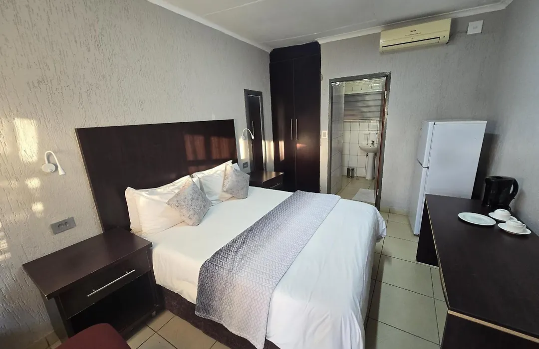Naledzi Hotel & Conference Centre-1