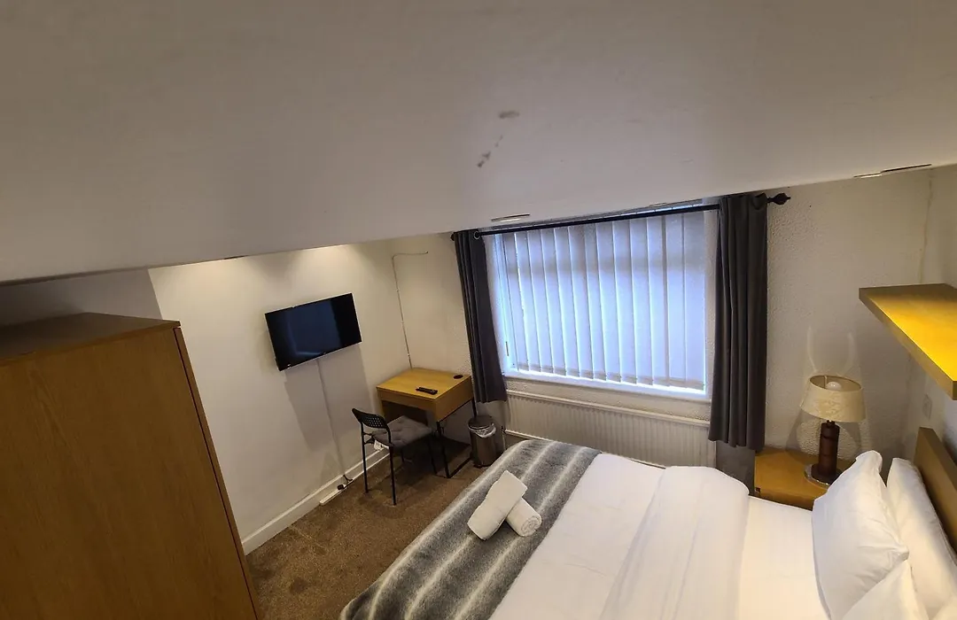 Grand Near Etihad Stadium Coop Live-1