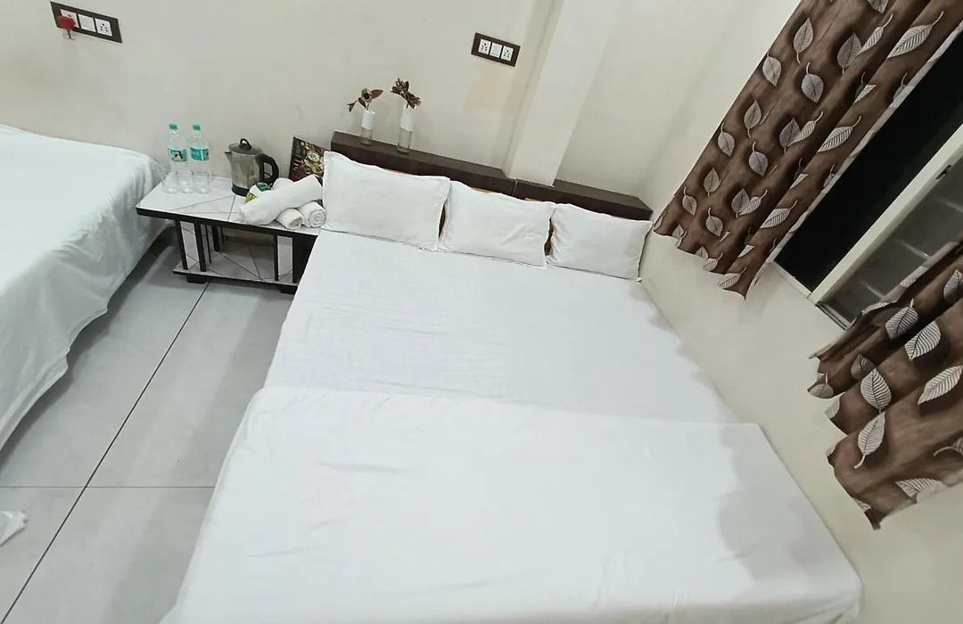 Treebo Yatri Grah Kshipra T Hotel-1