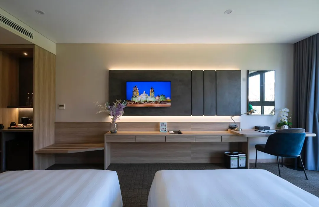 Wyndham Garden Legend Halong-1