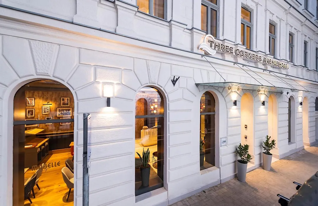 Three Corners Avenue Hotel-1