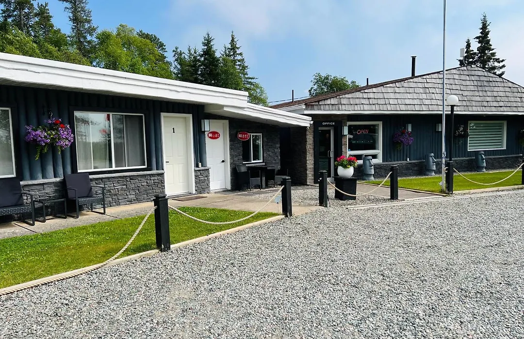 Mystic Isle Motel-1
