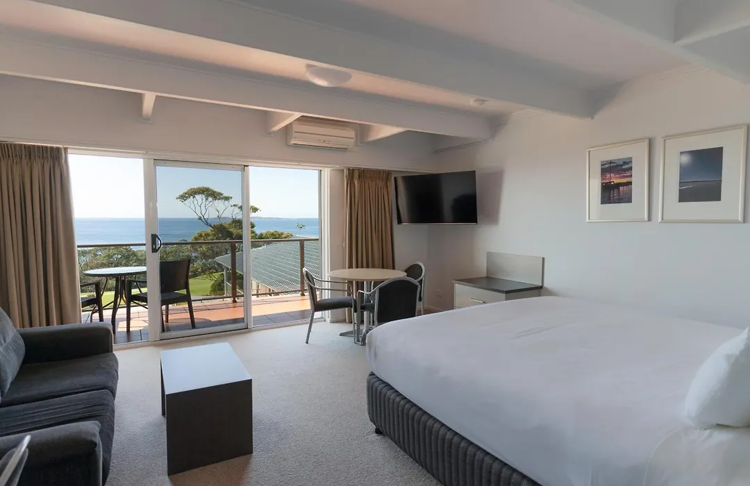 Amooran Oceanside Apartments And Motel-1