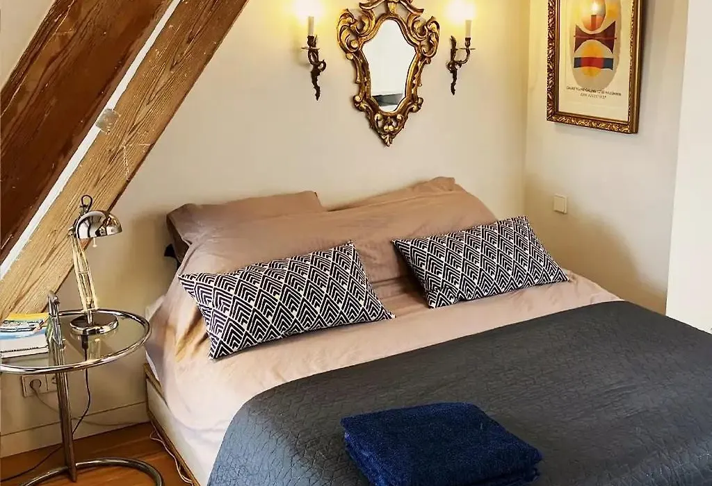 Canal View B&B Amsterdam-1