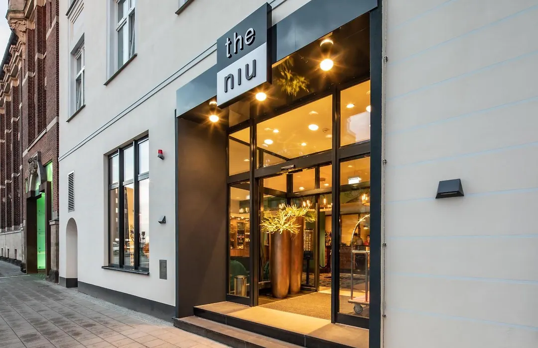 H+ Hotel Luebeck-1