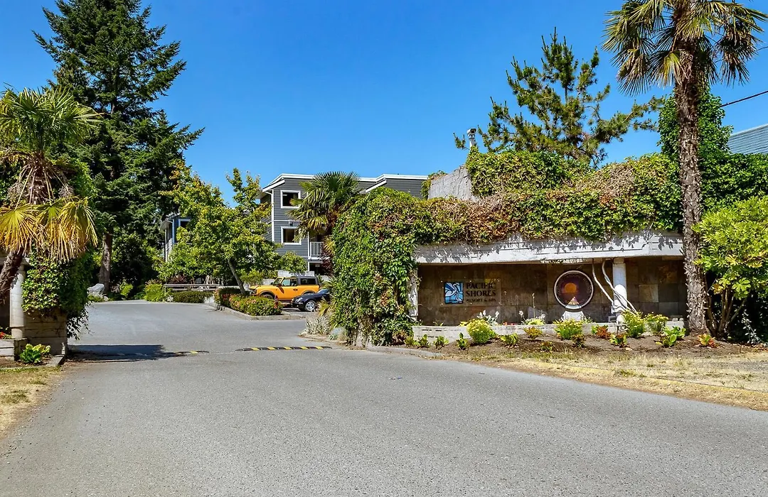 Pacific Shores Resort & Spa-1