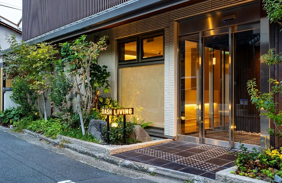 Dash Living Gojo-1