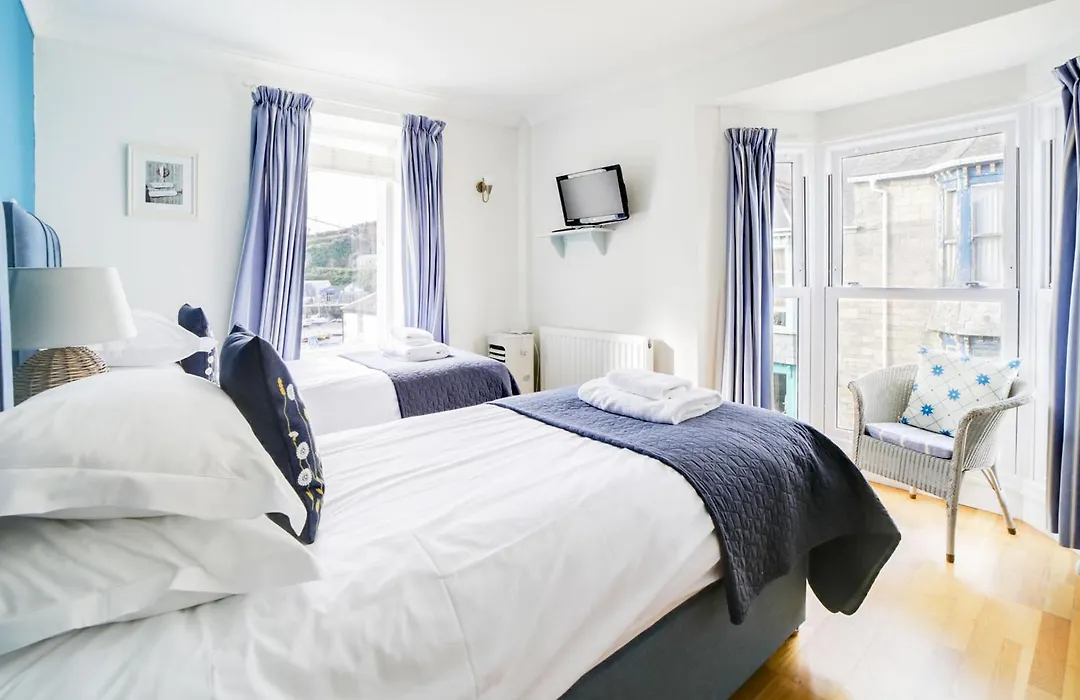 The Artist Loft, Ensuite Guest Rooms, Porthleven-1