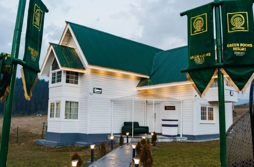 Green Rooms Resort-1