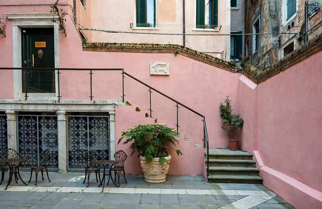 Palazzo Dei Mori-1