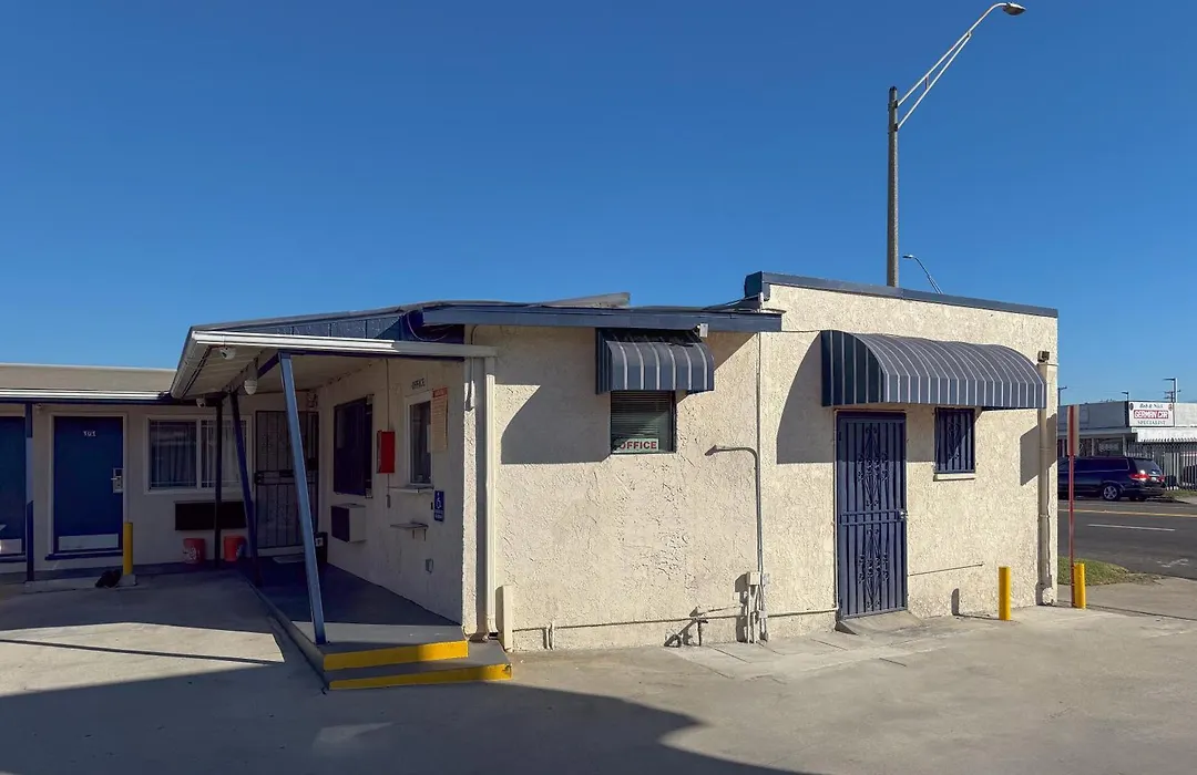 Hiland Motel-1