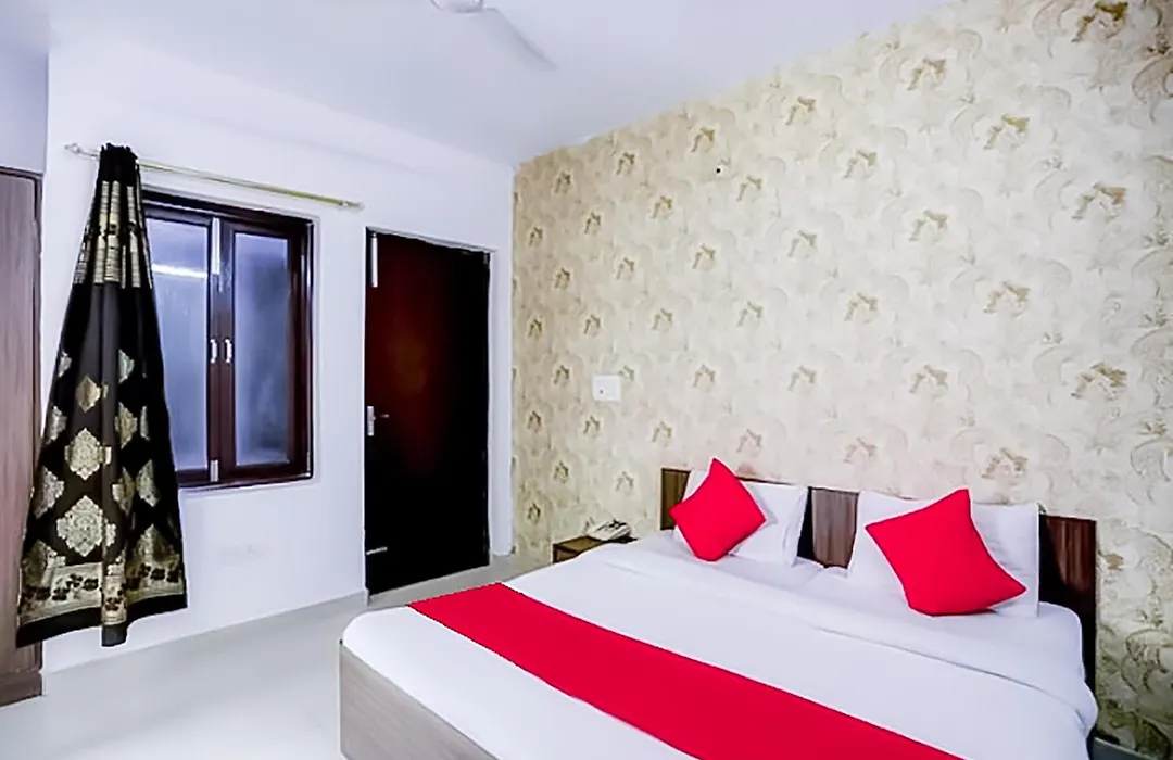 Bliss Stays Near Lajpat Nagar Metro Station-1