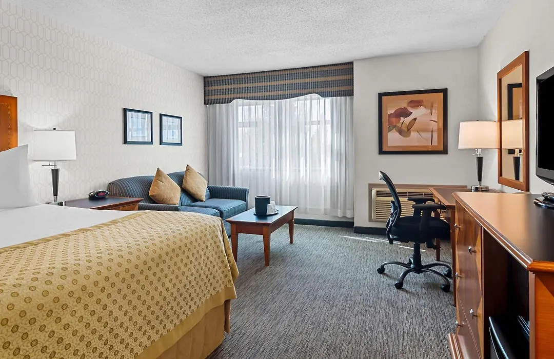 Best Western Plus Langley Inn-1