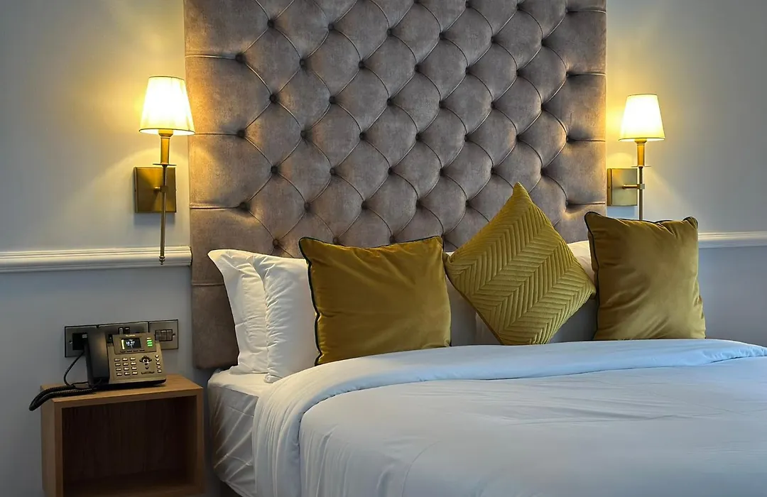 Sweeney'S Hotel 2020 Limited-1