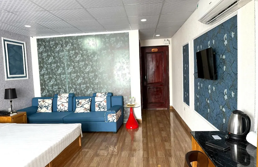 Holiday Suites Hotel & Spa-1