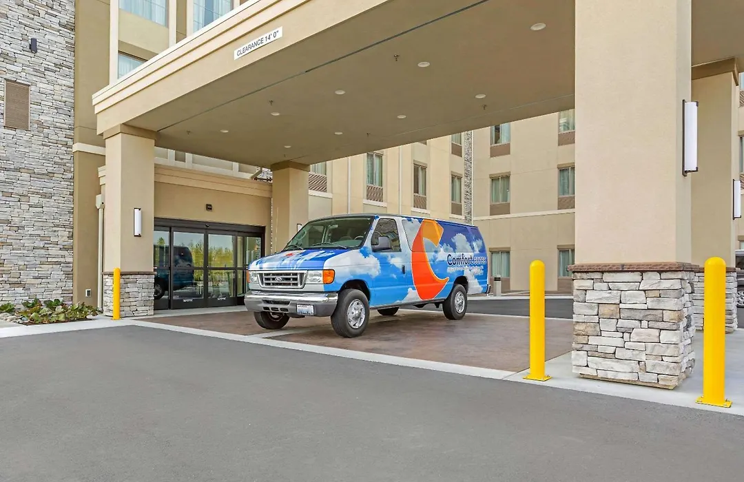 Comfort Suites Burlington Near I-5-1