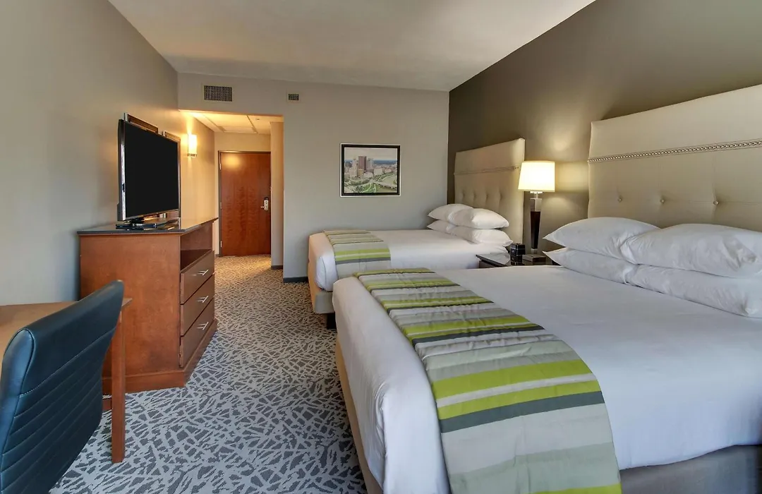 Drury Inn & Suites Cleveland Beachwood-1