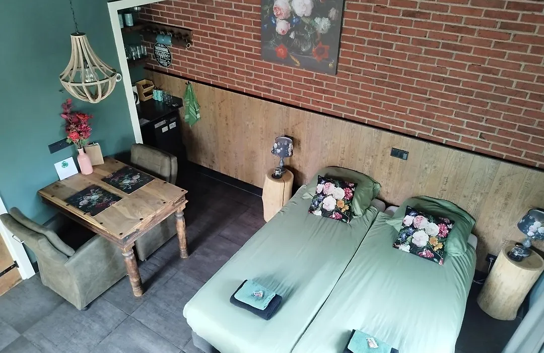 B & B Chawe-1