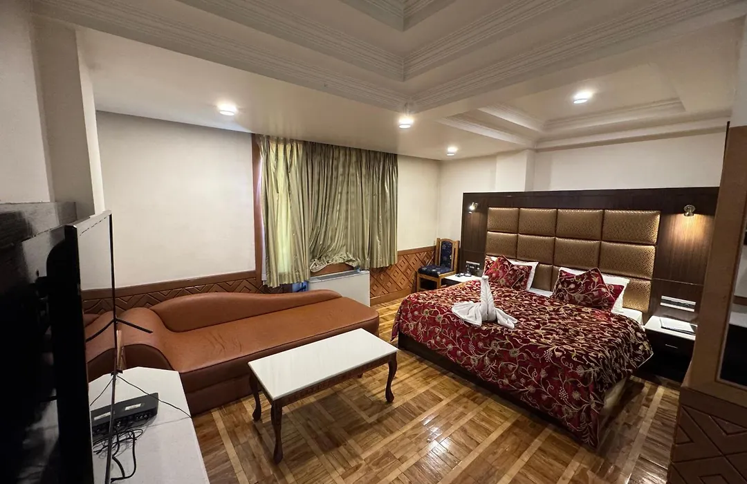 Opera Inn-1