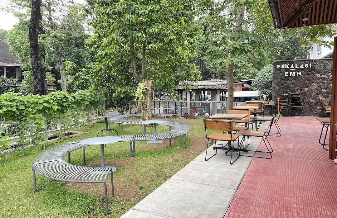 Emaki Bumi Singgah-1