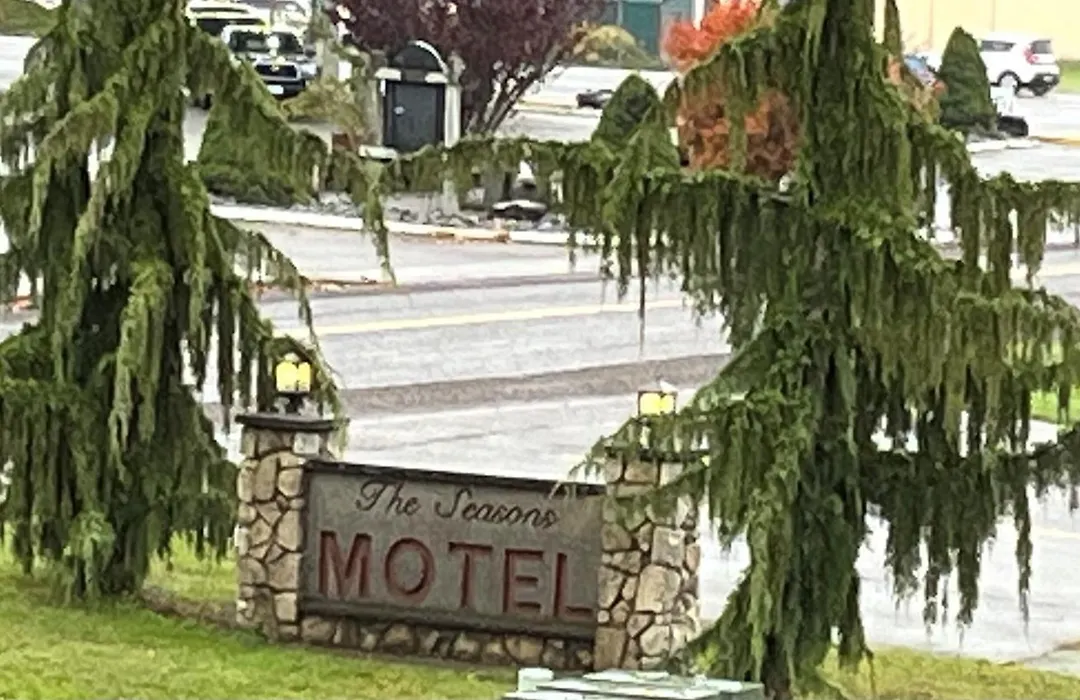 Seasons Motel-1