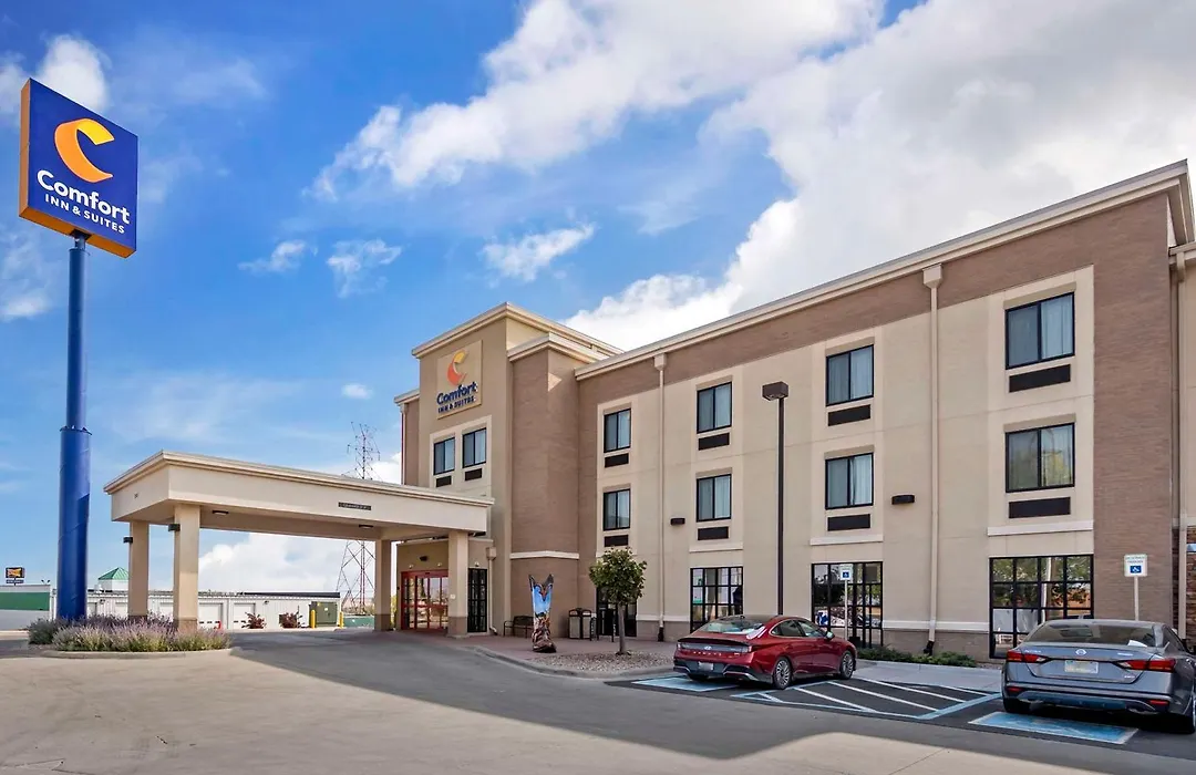 Comfort Inn & Suites-1