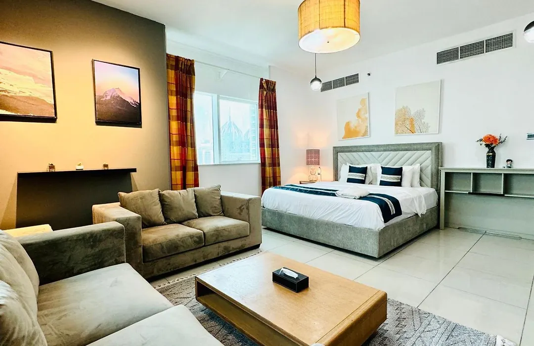 Private Rooms In 3 Bedroom Apartment Skynest Homes Marina Pinnacle-1