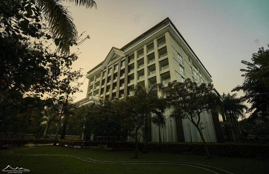 The Grand Mountain Hotel-1