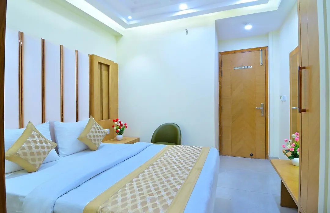 Hotel Northern Palace Just - 1 Min Connaught Place & New Delhi Station-1