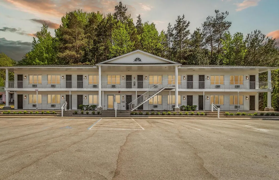 Bay Inn Of Petoskey-1
