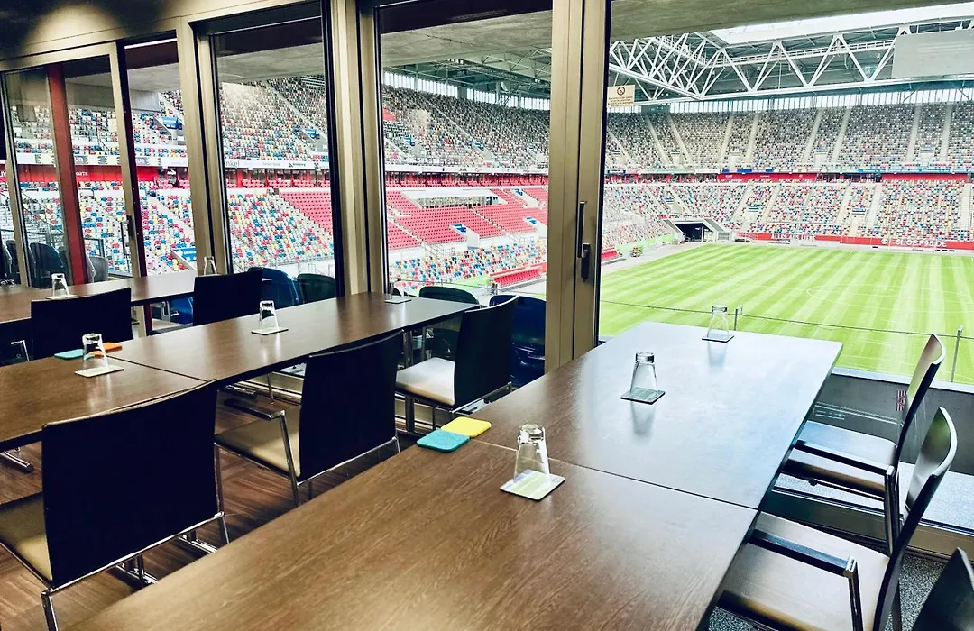 Tulip Inn Hotel Duesseldorf Arena - 2 Minuten Fussweg Zur Messe-1