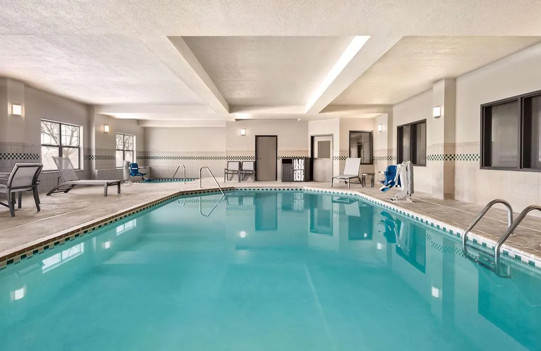 Country Inn & Suites By Radisson, St Cloud East, Mn-1