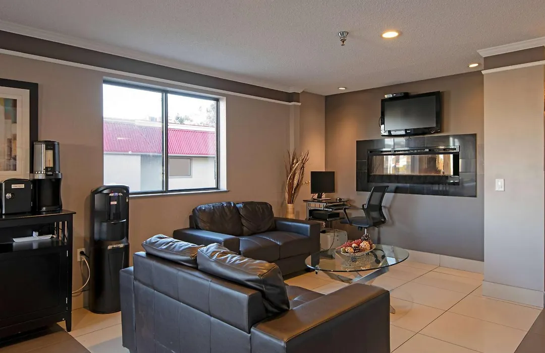 Super 8 By Wyndham Kamloops On The Hill-1