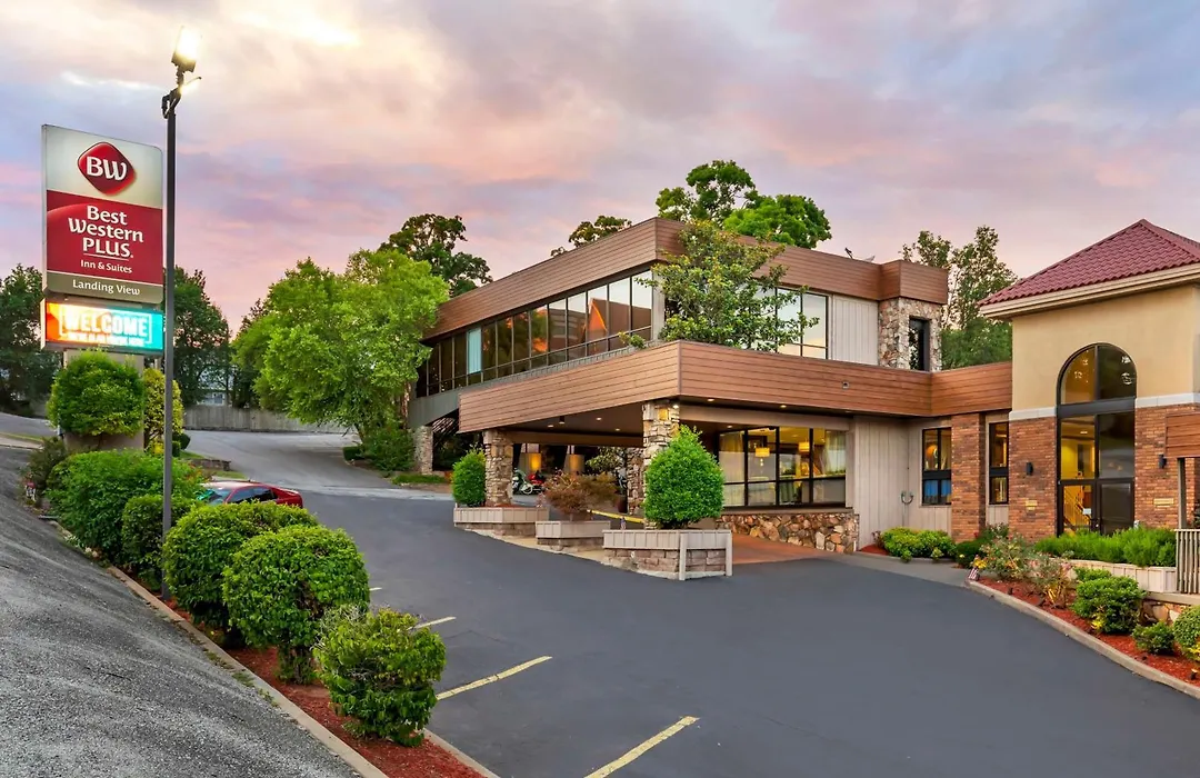 Best Western Plus Landing View Inn&Suites-1