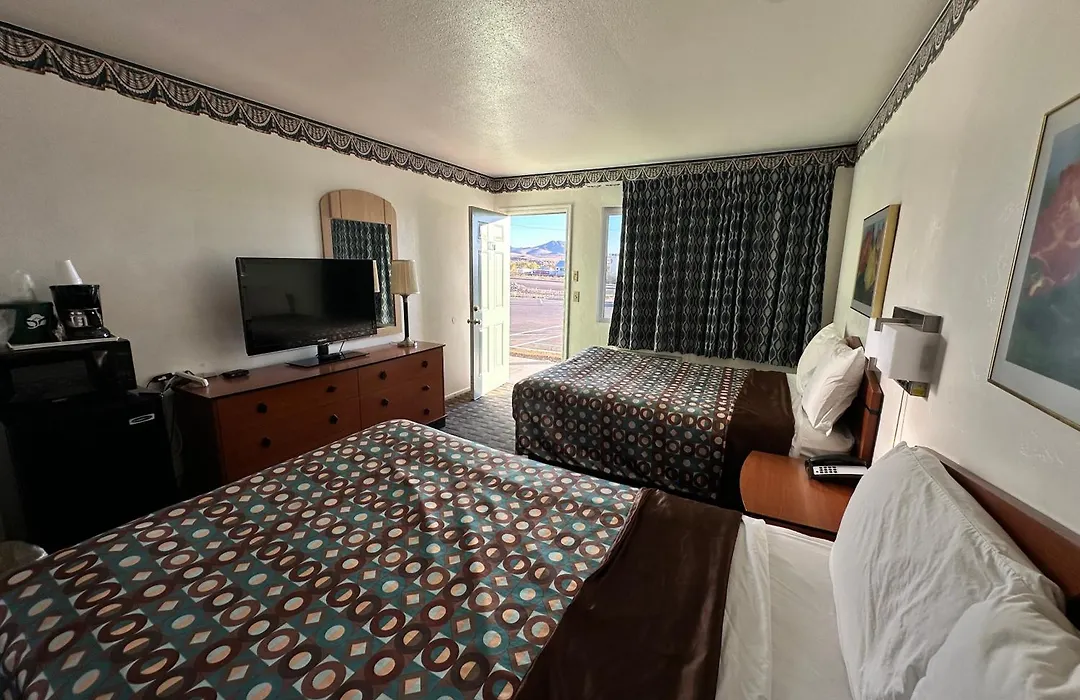 Ramblin Rose Motel-1