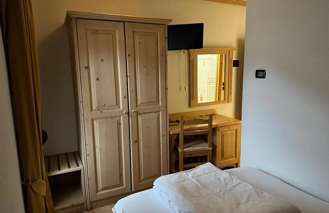 Hotel 2000-1