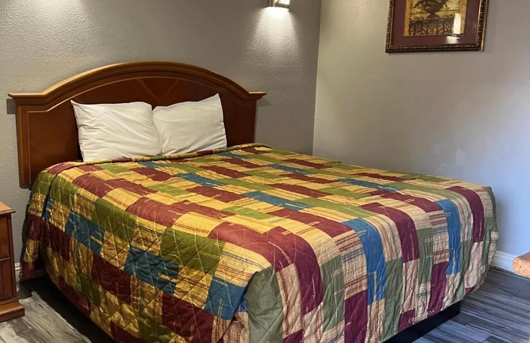 Amber Motel-1