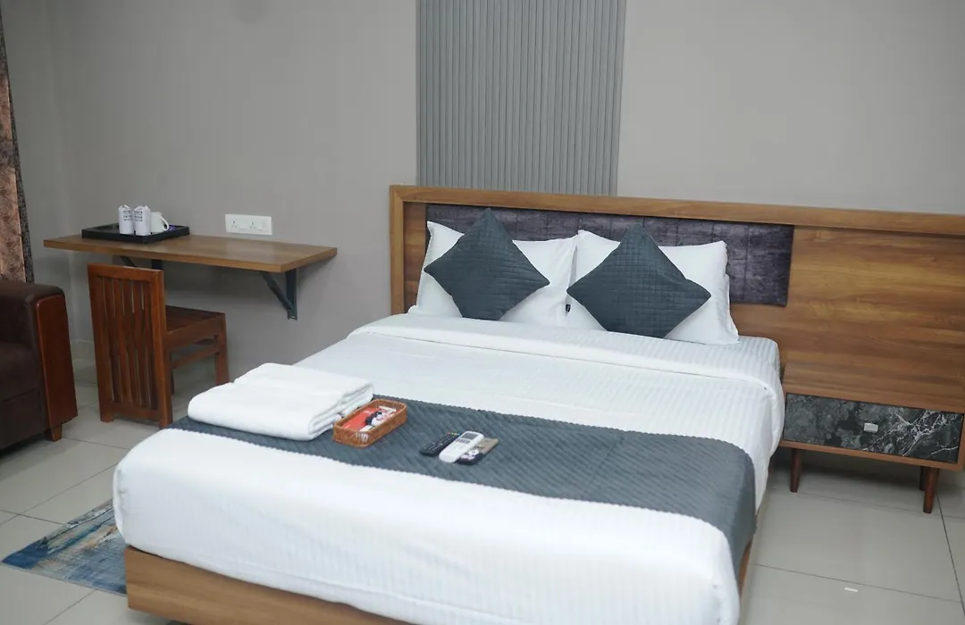 Cruz Inn Calicut-1