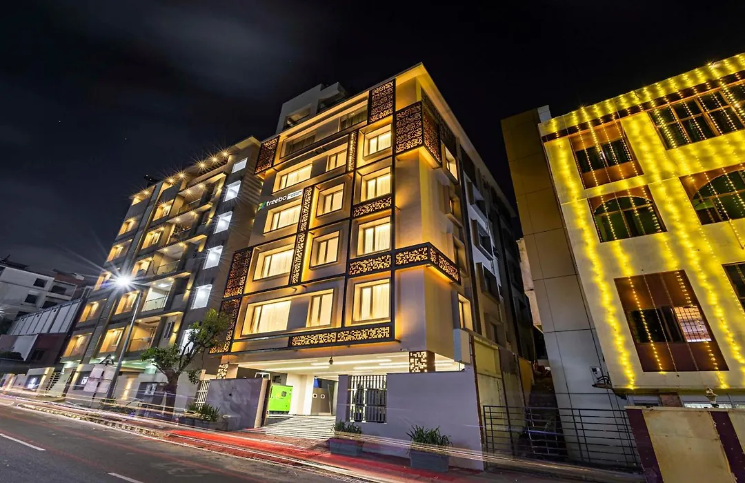 Treebo Premium Lalitha, Rk Beach-1